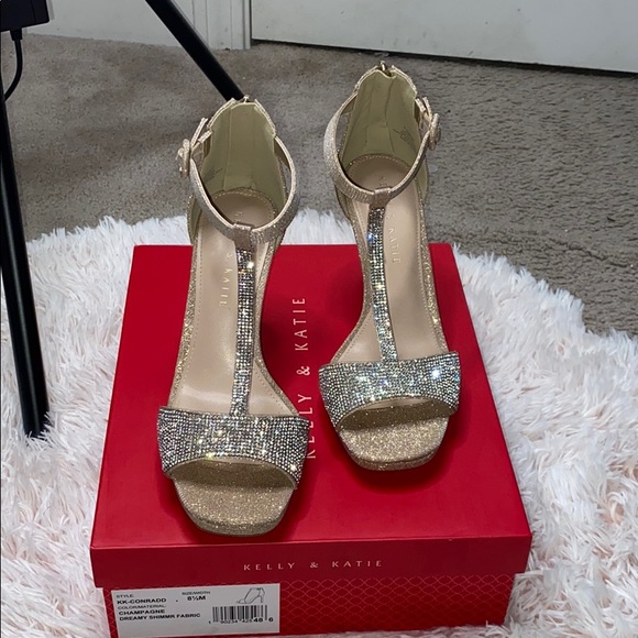 Champagne Dreamy Shimmer Fabric Heels ! - Picture 2 of 5